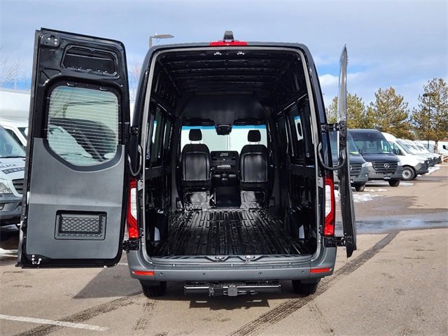 Used 2024 Mercedes-Benz Sprinter 2500 image 11