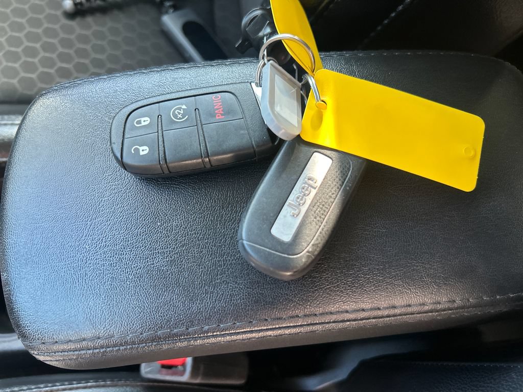 Used 2019 Jeep Compass Latitude AWD/4WD image 25