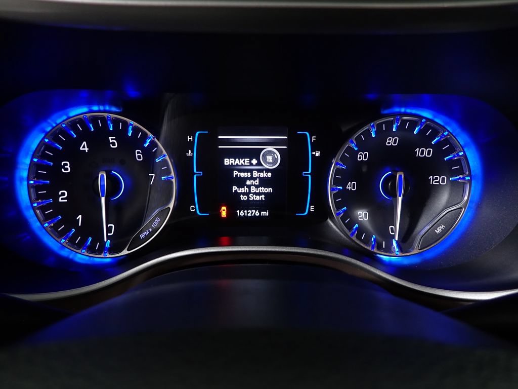 Used 2017 Chrysler Pacifica Touring-L w/ Tire & Wheel Group FWD image 24