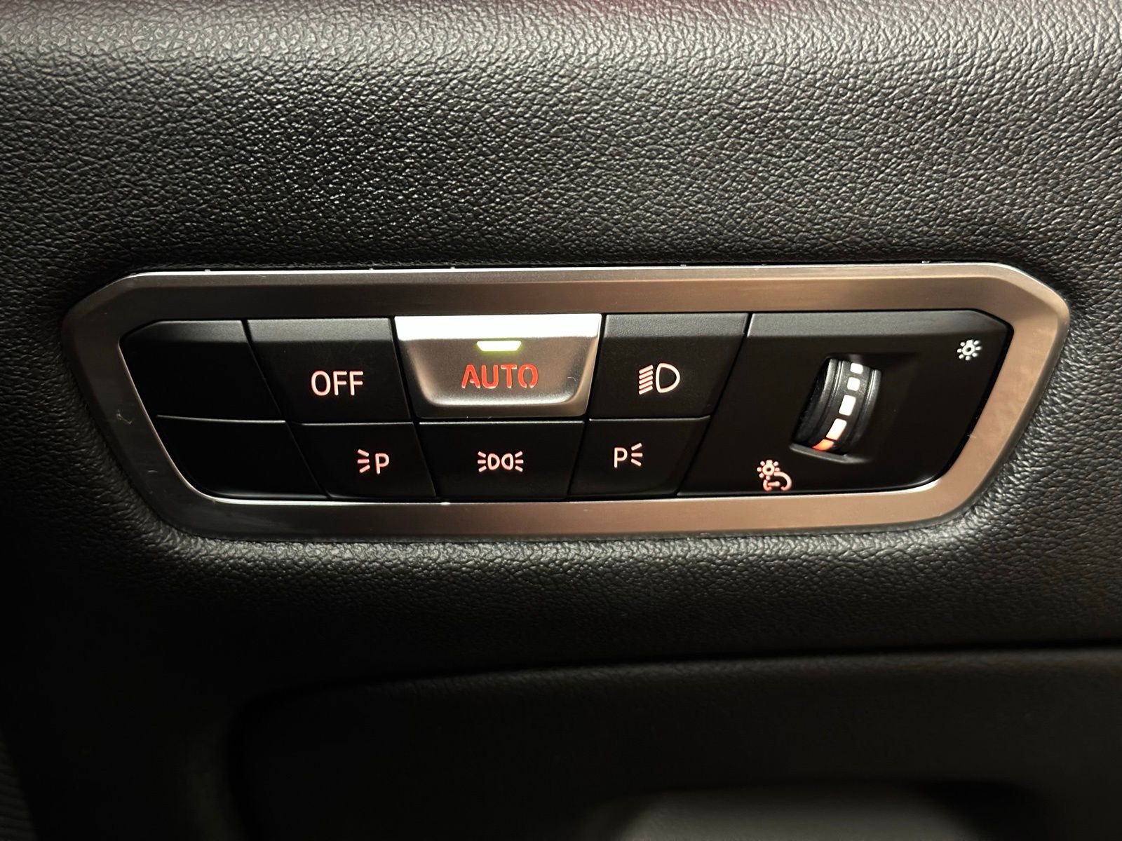 Used 2023 BMW X5 xDrive40i w/ Premium Package image 39