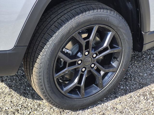 New 2025 Jeep Grand Cherokee L Limited image 10