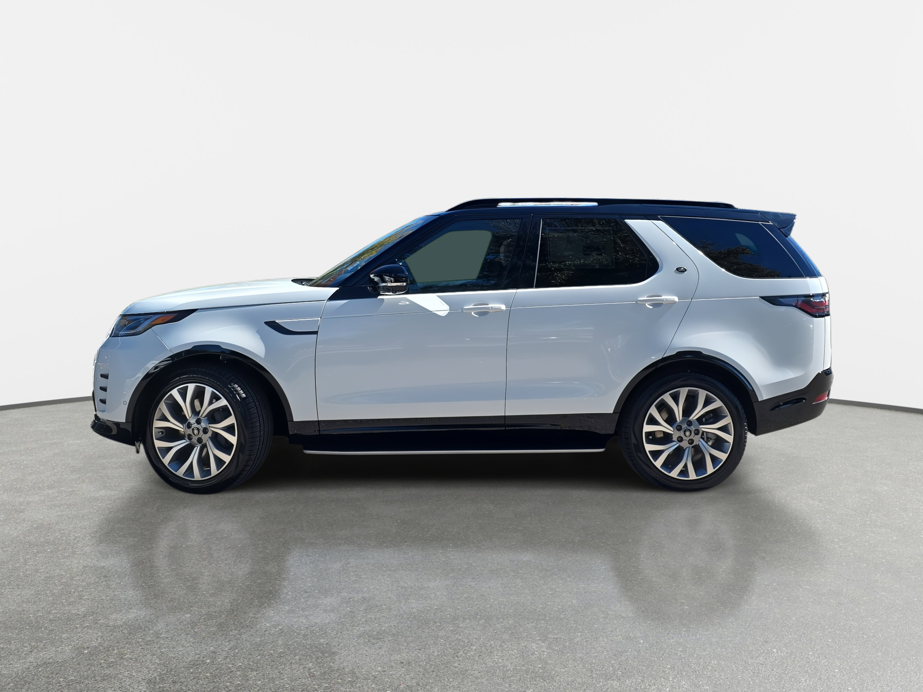 New 2026 Land Rover Discovery Limited Edition image 8