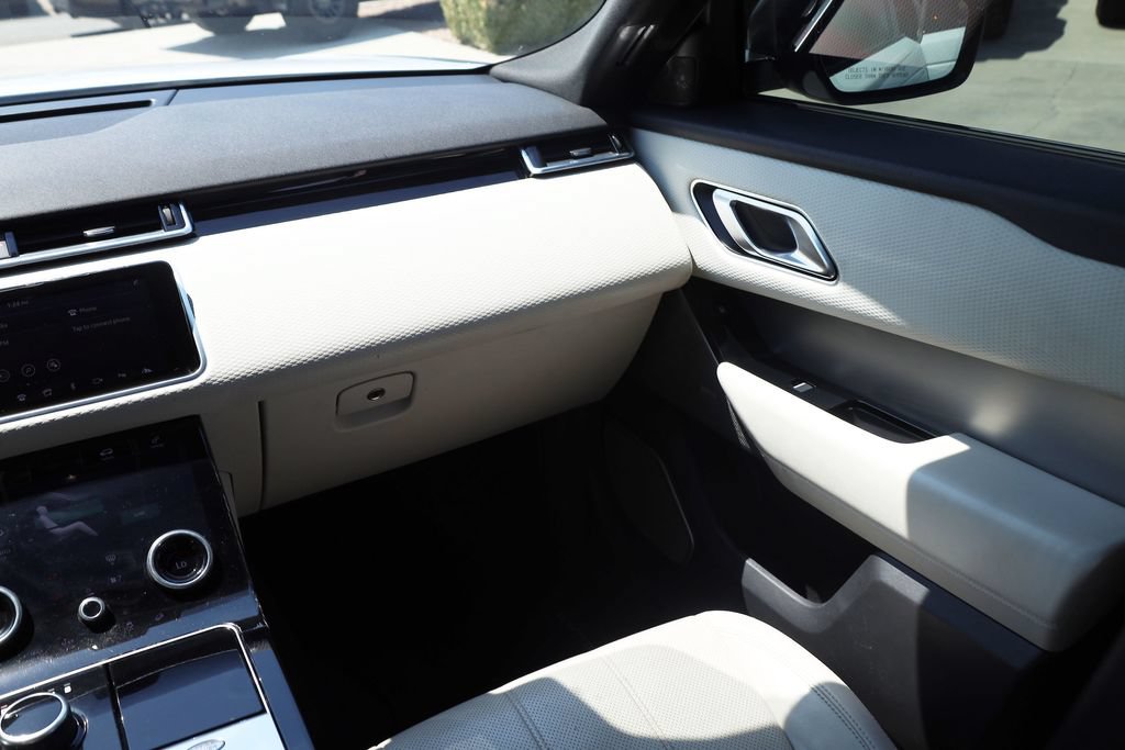 Used 2018 Land Rover Range Rover Velar R-Dynamic SE AWD/4WD image 20