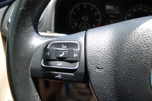 Used 2015 Volkswagen Eos Komfort FWD image 21