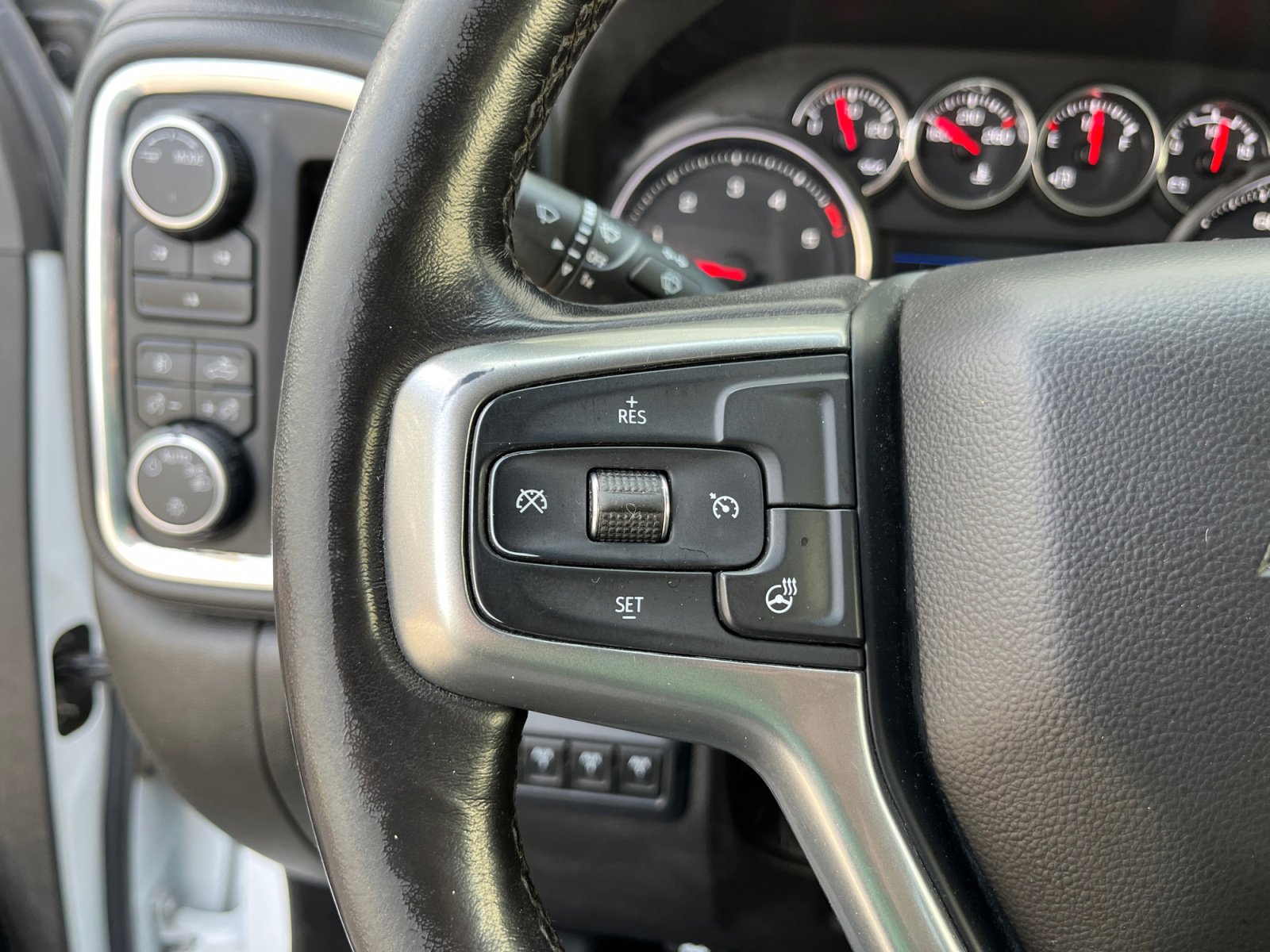 Used 2022 Chevrolet Silverado 2500 LT w/ Convenience Package image 17