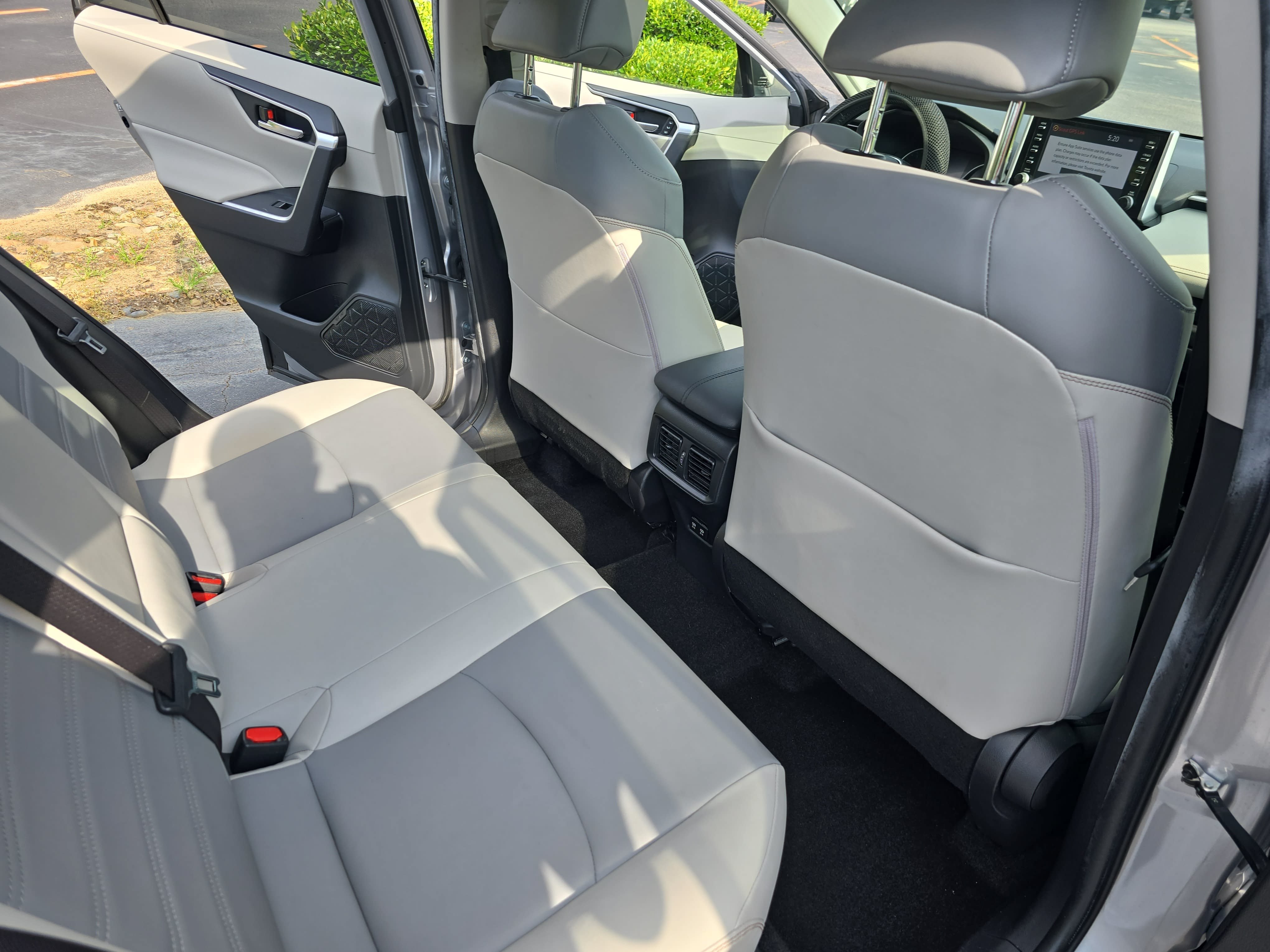 Used 2019 Toyota RAV4 XLE Premium w/ Advanced Technology Package FWD image 11
