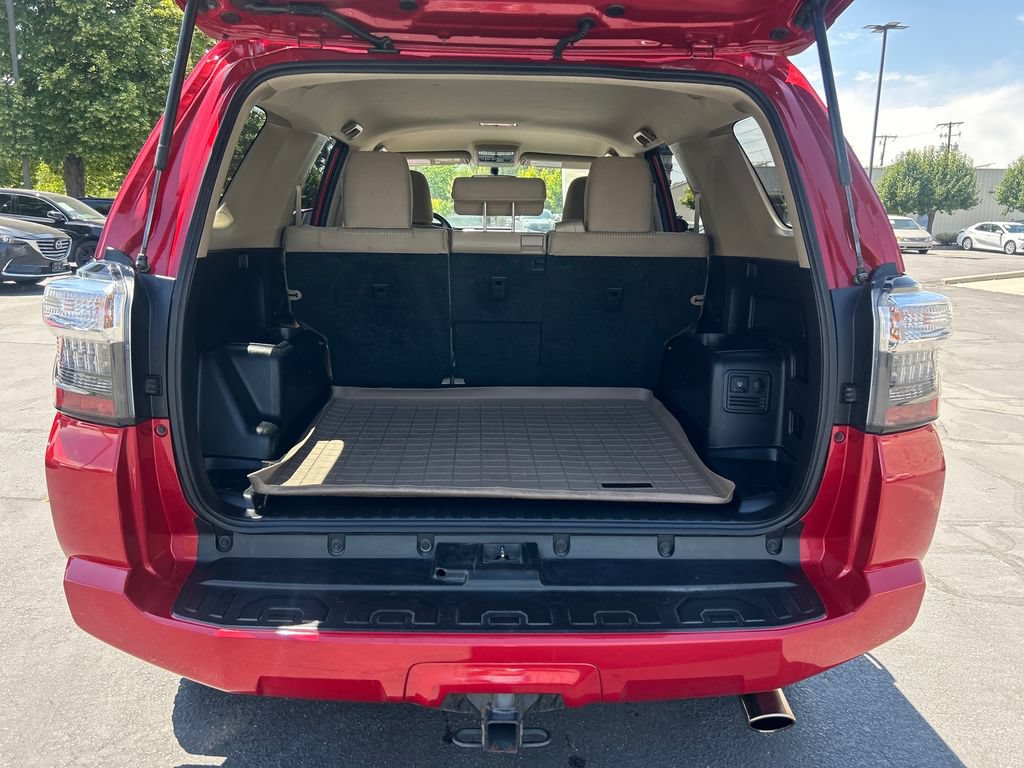 Used 2016 Toyota 4Runner SR5 AWD/4WD image 25