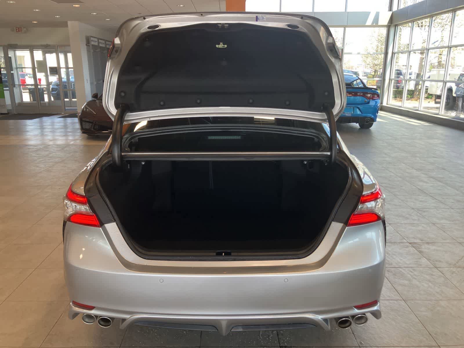 Used 2018 Toyota Camry FWD image 28
