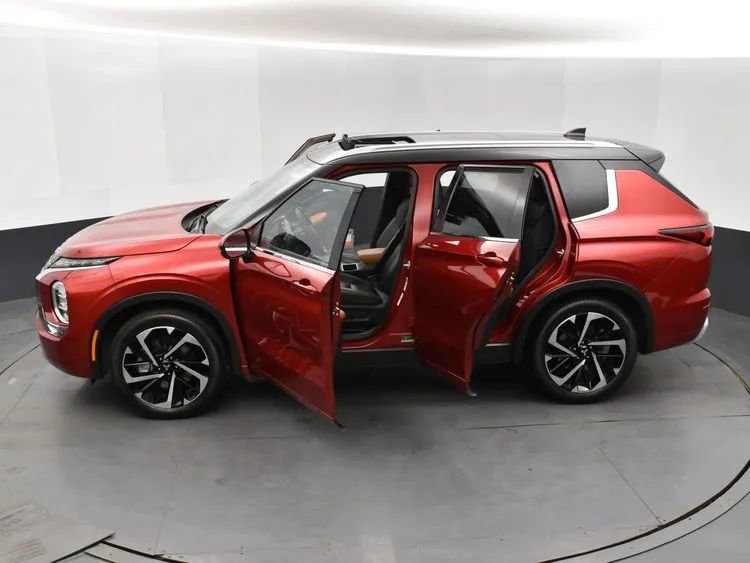 Used 2024 Mitsubishi Outlander SEL image 7