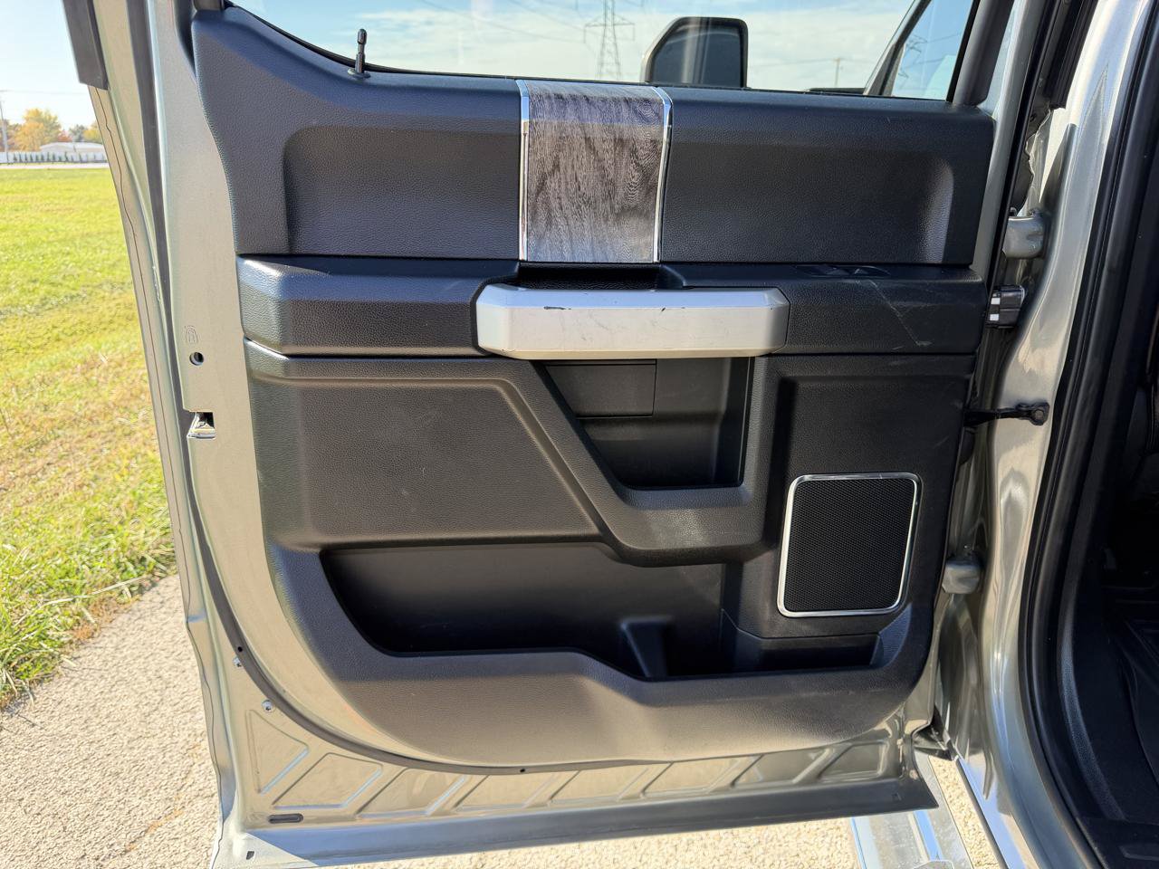 Used 2019 Ford F250 Lariat w/ Lariat Ultimate Package AWD/4WD image 35