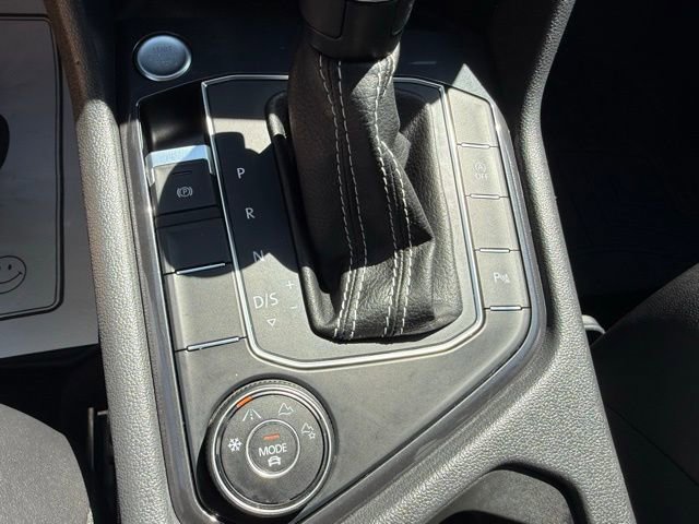 Used 2021 Volkswagen Tiguan SE R-Line AWD/4WD image 34