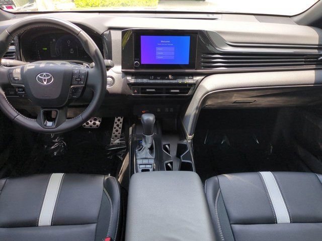 Used 2025 Toyota Camry SE FWD image 13