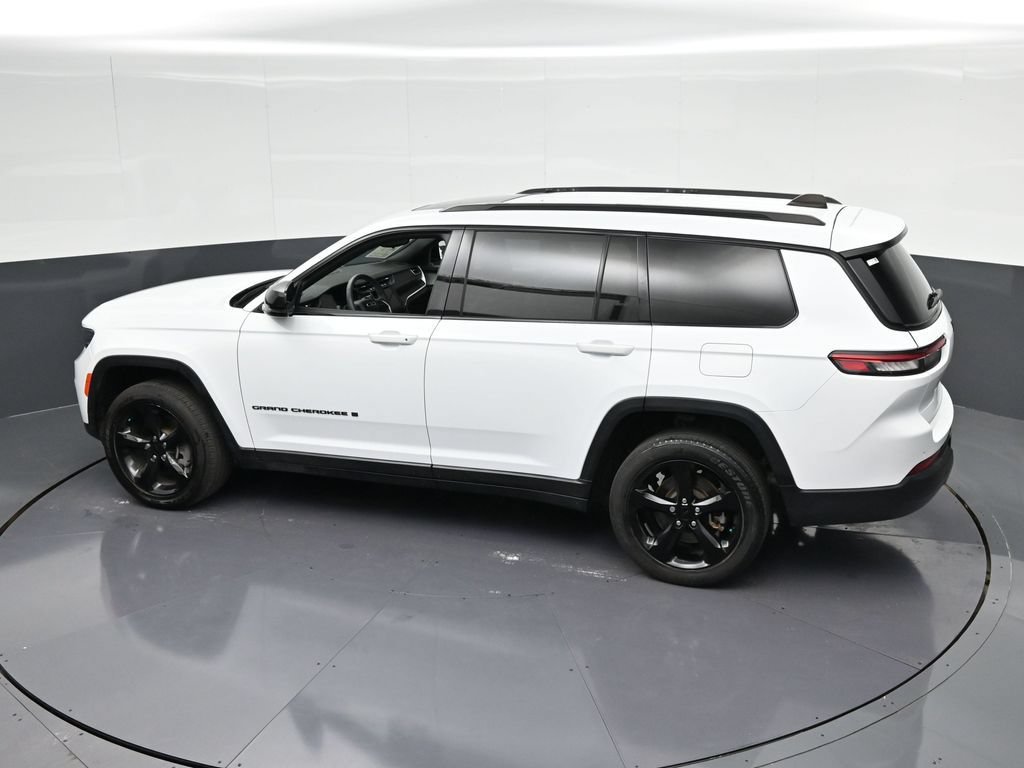 Used 2023 Jeep Grand Cherokee L Laredo RWD image 26