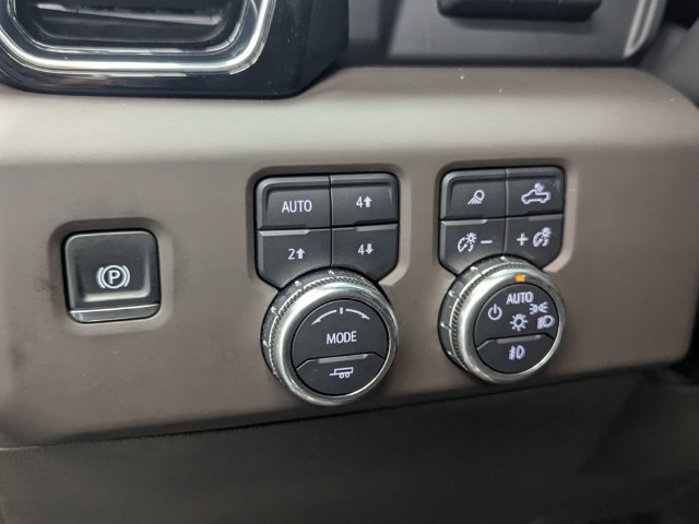 Used 2025 GMC Sierra 1500 Denali w/ Technology Package AWD/4WD image 13