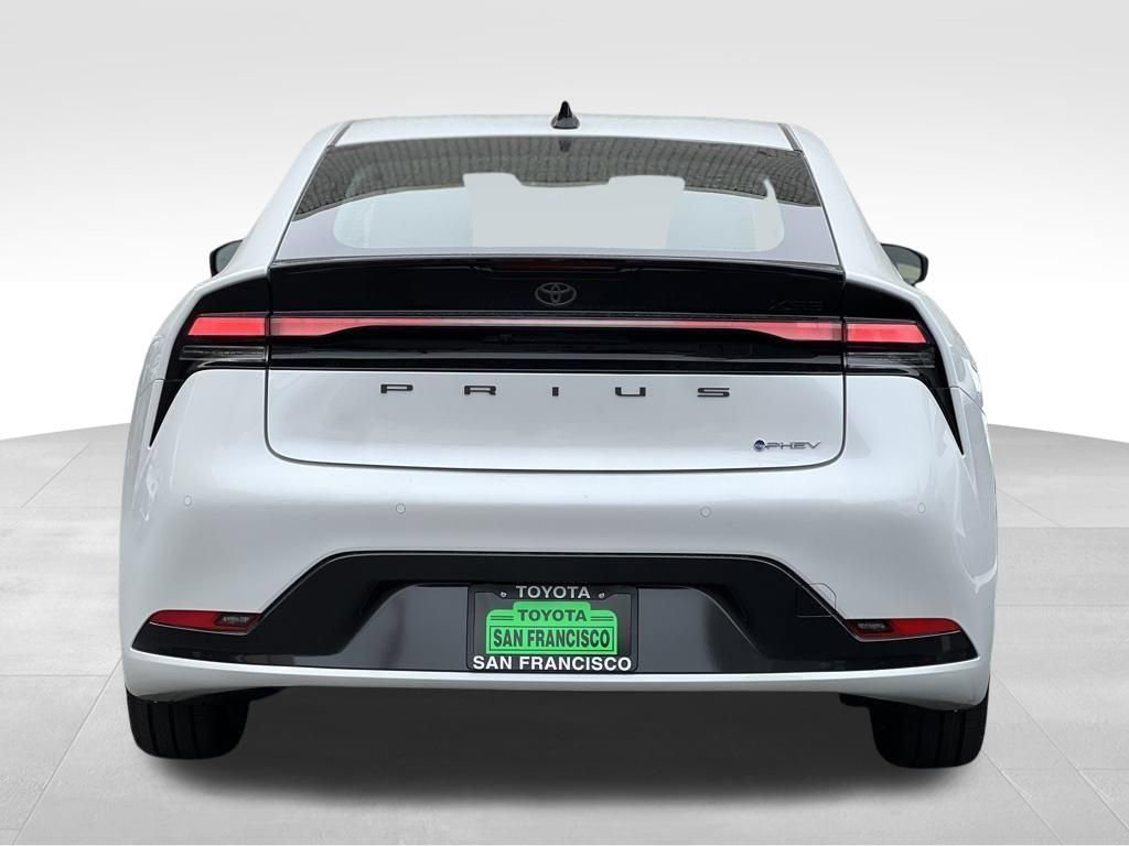 New 2026 Toyota Prius Plug-In Hybrid image 4