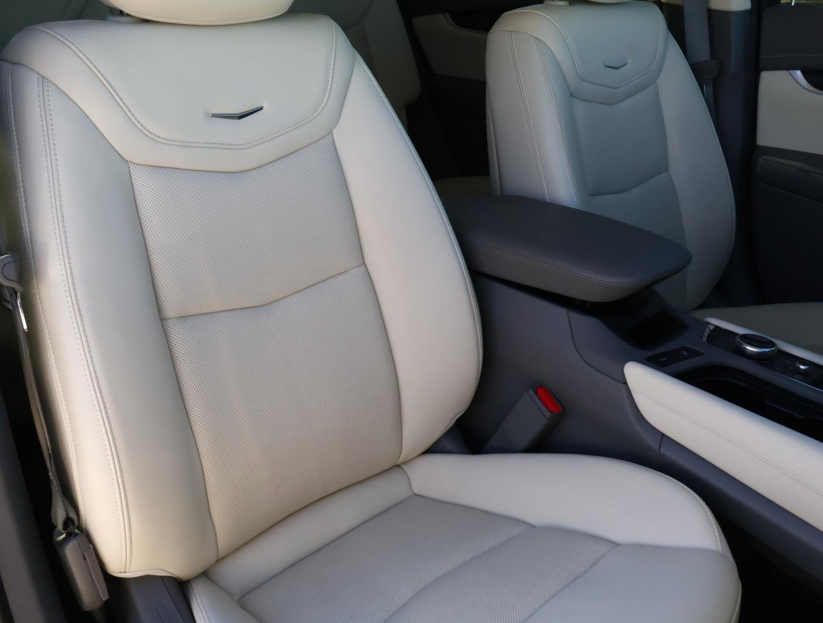 Certified 2023 Cadillac XT6 Premium Luxury image 23