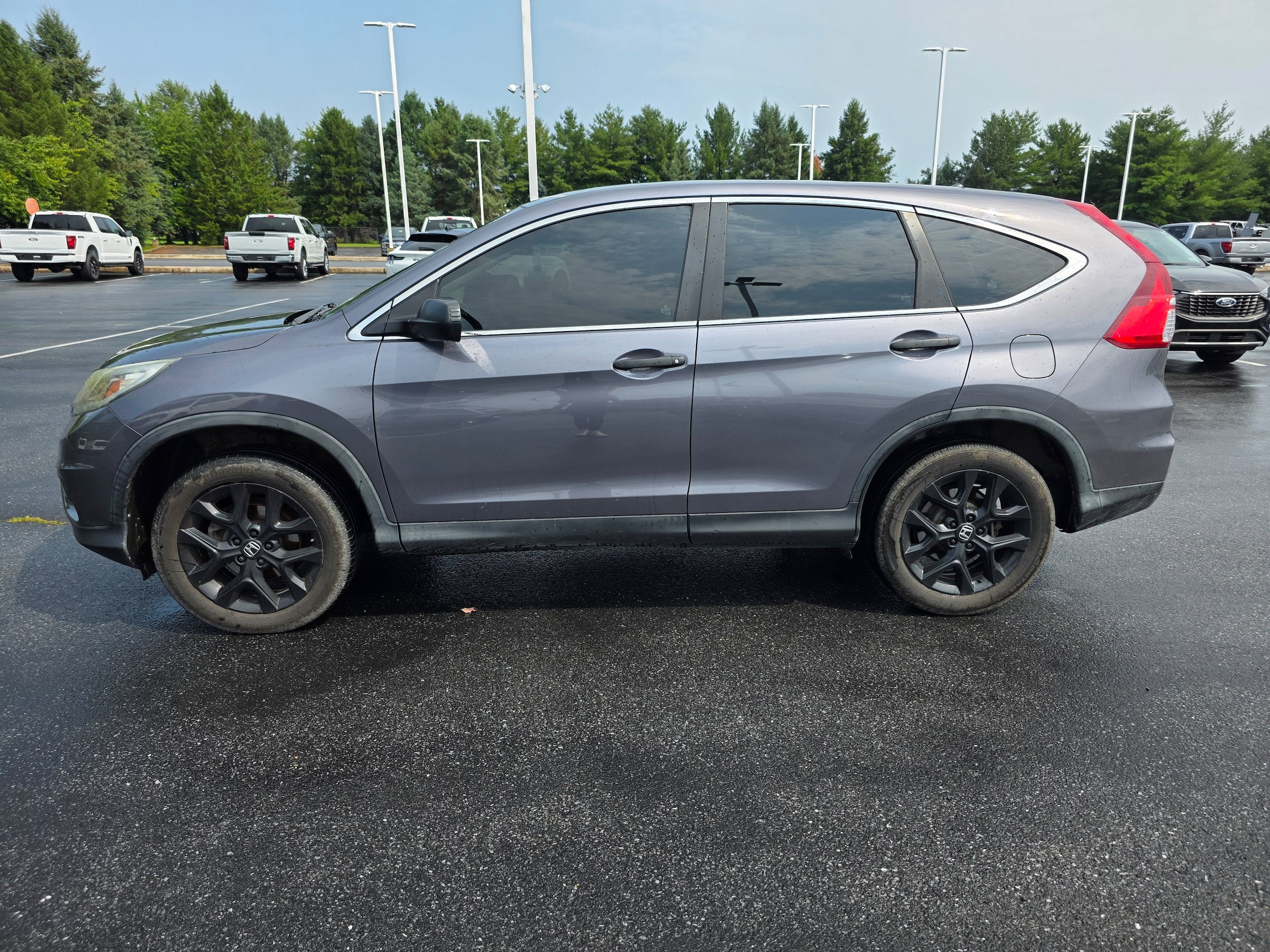 Used 2016 Honda CR-V LX image 2