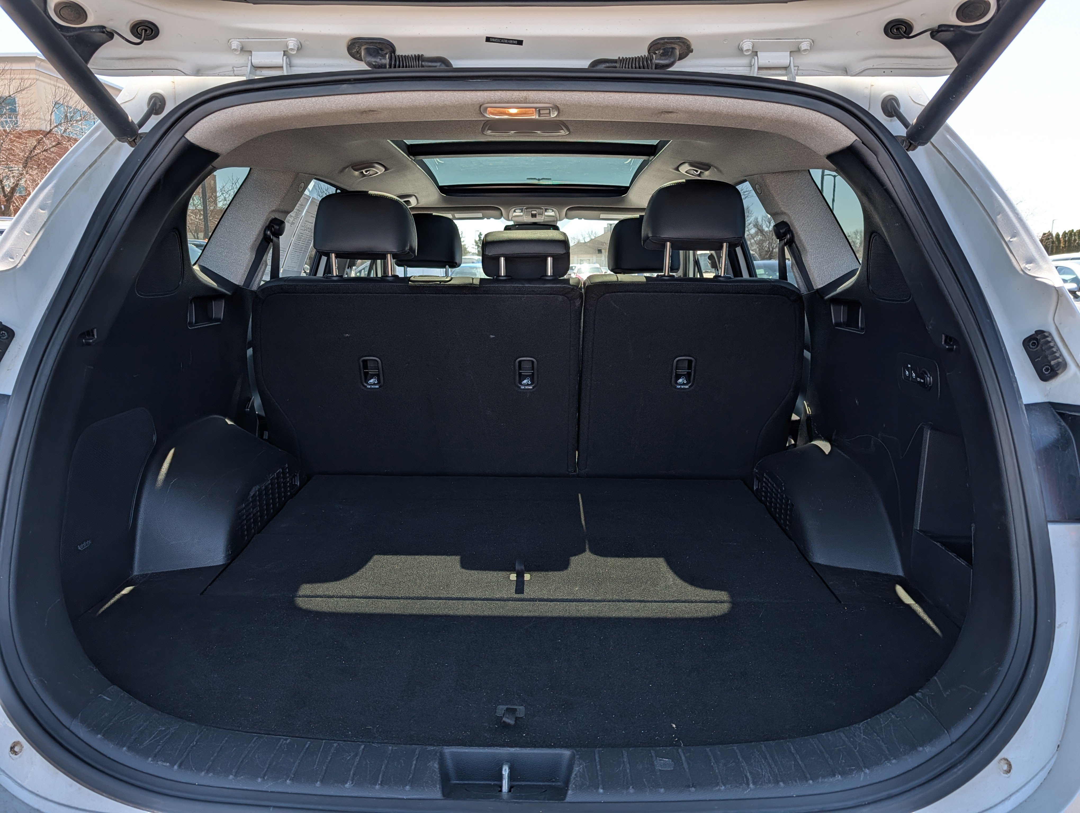 Used 2020 Hyundai Santa Fe Limited AWD/4WD image 16