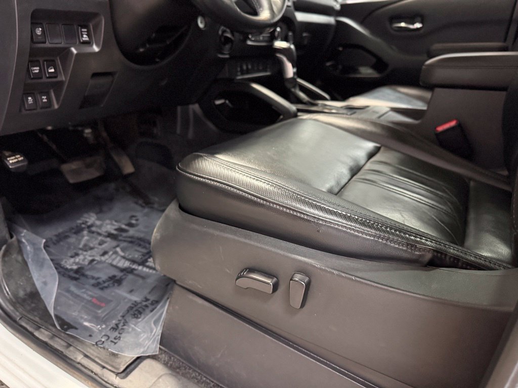 Used 2022 Nissan Frontier PRO-4X AWD/4WD image 11