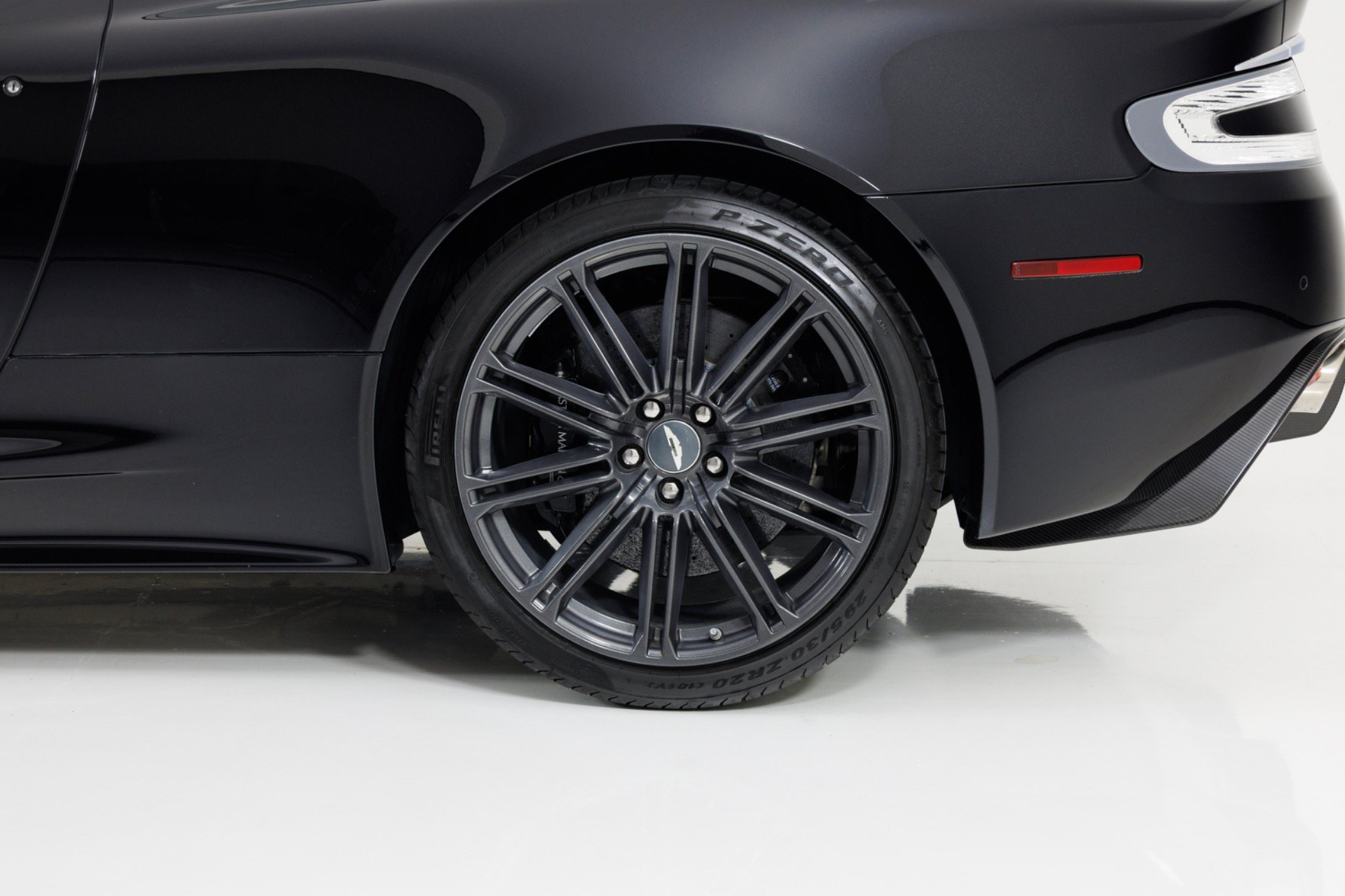 Used 2009 Aston Martin DBS Coupe RWD image 10