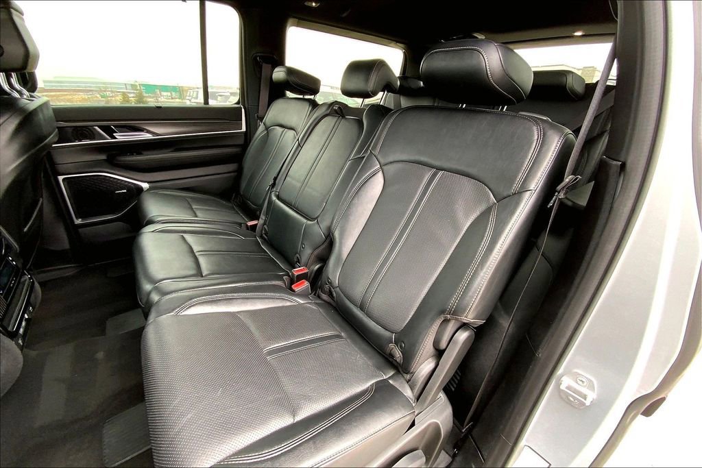 Used 2023 Jeep Wagoneer Series II image 20