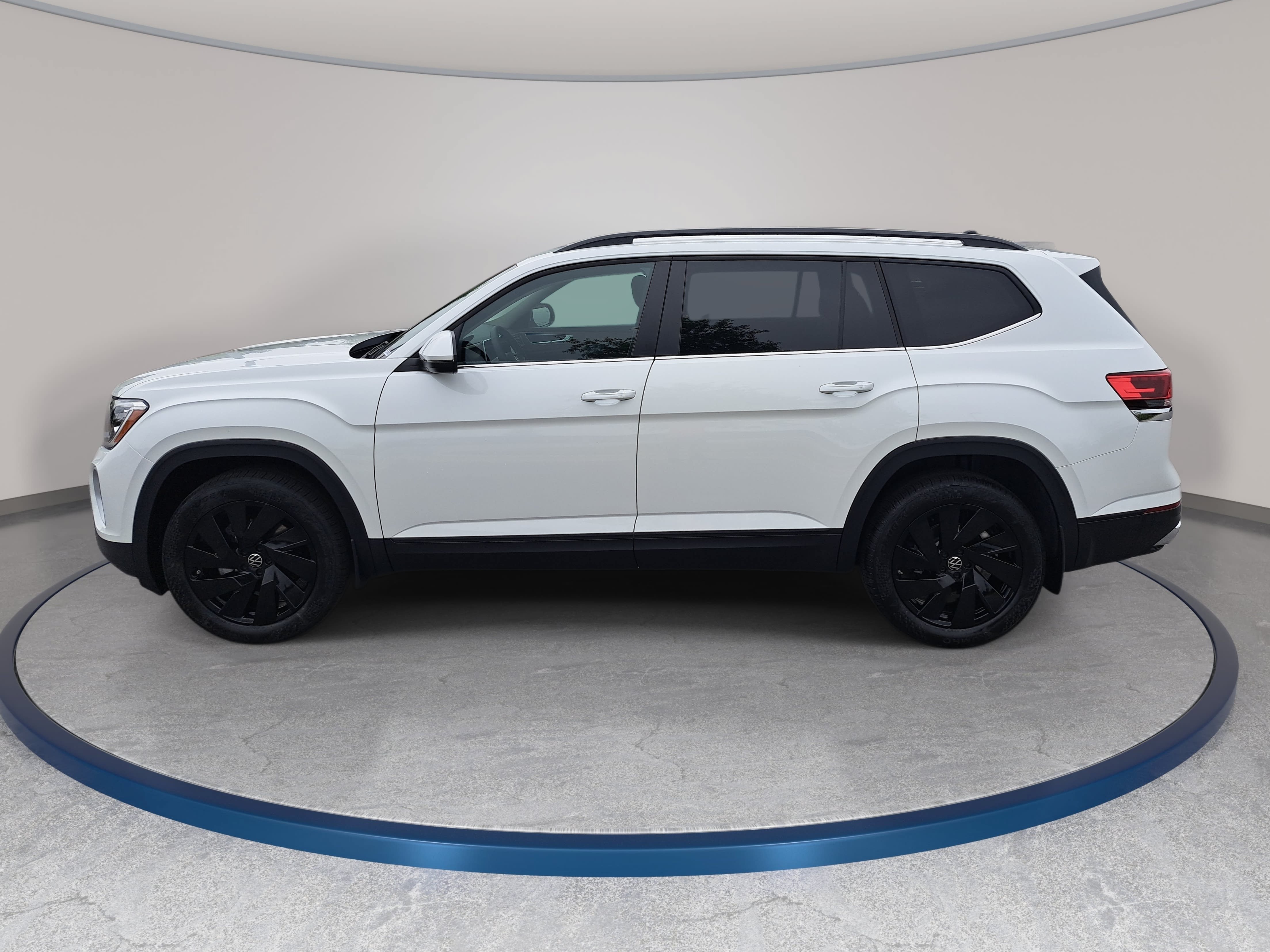 New 2026 Volkswagen Atlas SE FWD image 8