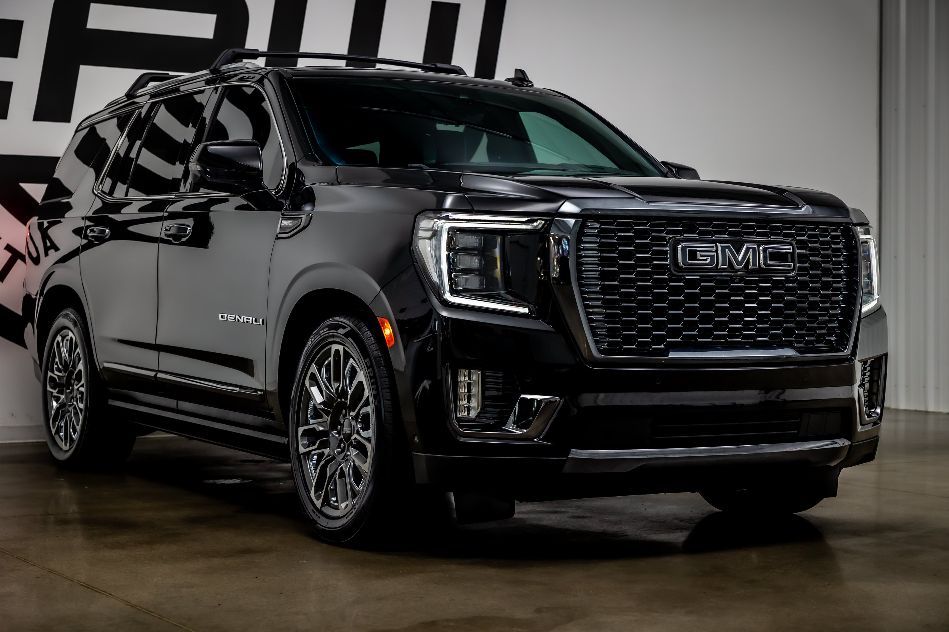 Used 2024 GMC Yukon Denali Ultimate AWD/4WD image 27