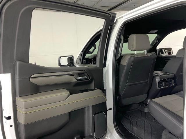 Used 2024 Chevrolet Silverado 1500 ZR2 image 33