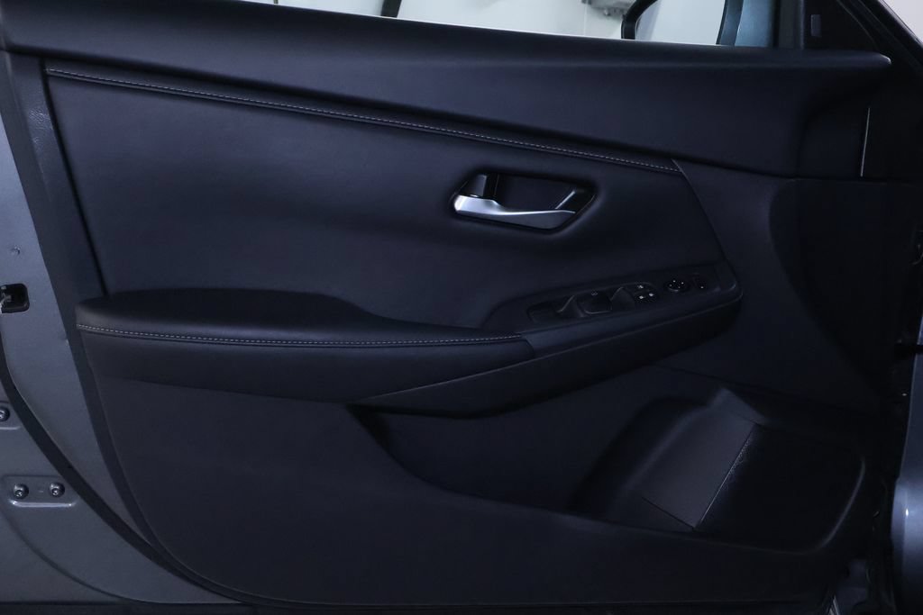 Used 2025 Nissan Sentra SV FWD image 11
