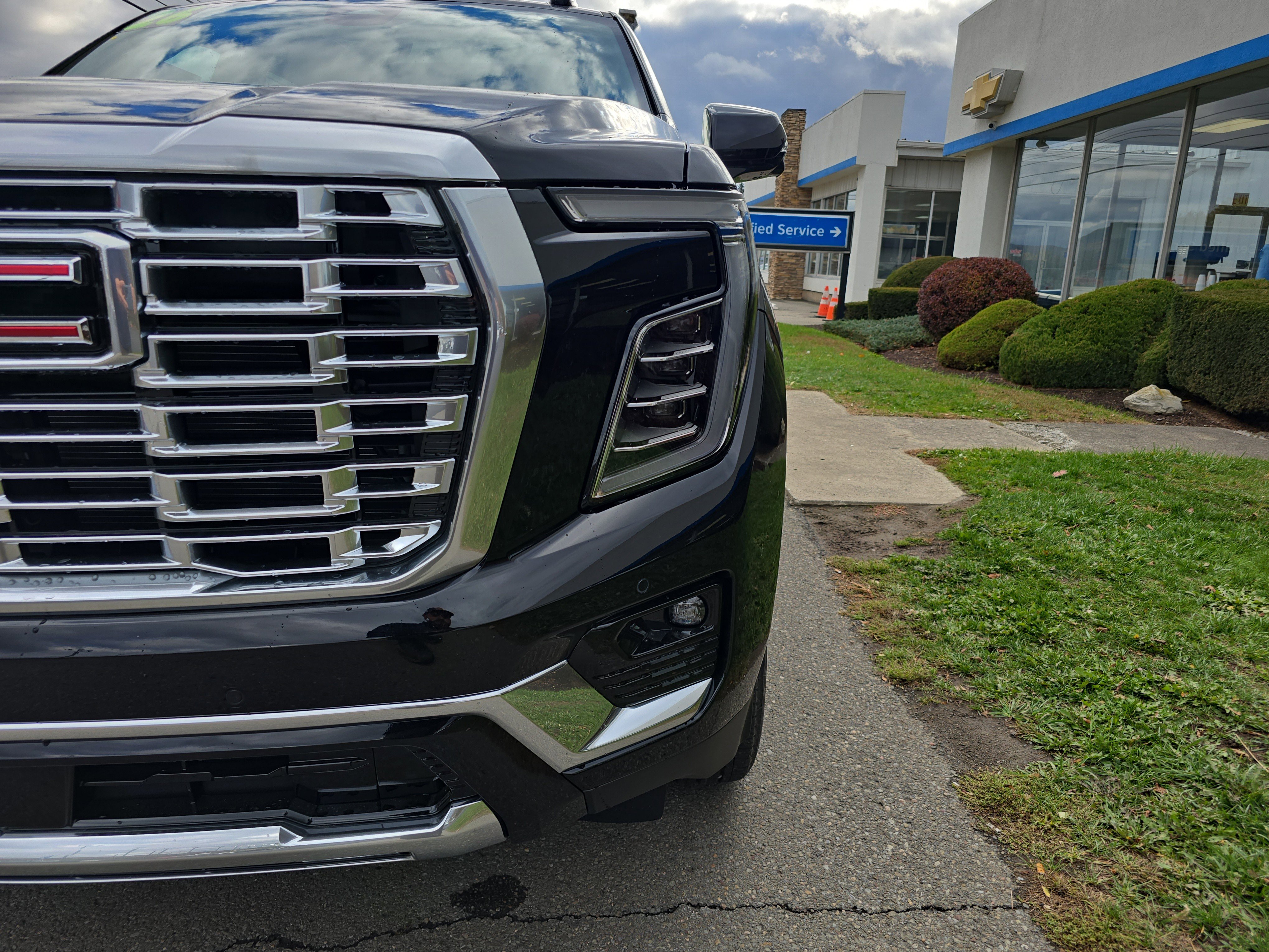 New 2026 GMC Yukon Denali w/ Denali Reserve Package image 10