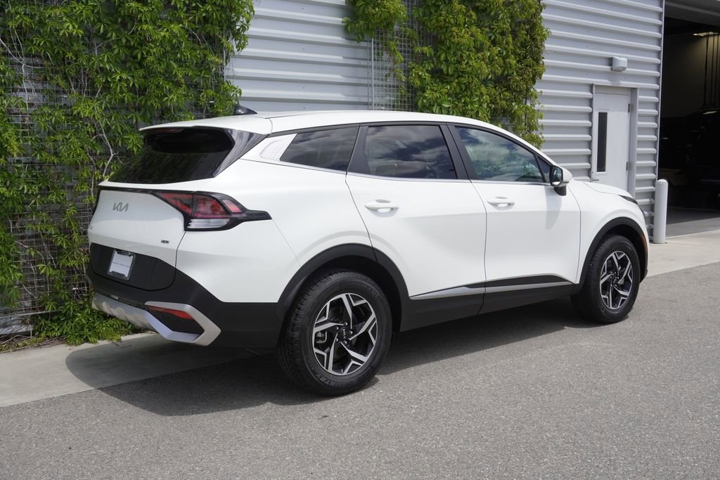 Used 2023 Kia Sportage LX AWD/4WD image 4