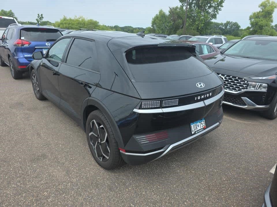 Used 2024 Hyundai Ioniq 5 SEL AWD/4WD image 2