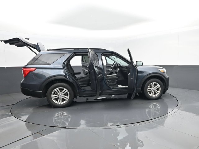 Used 2024 Ford Explorer XLT AWD/4WD image 30