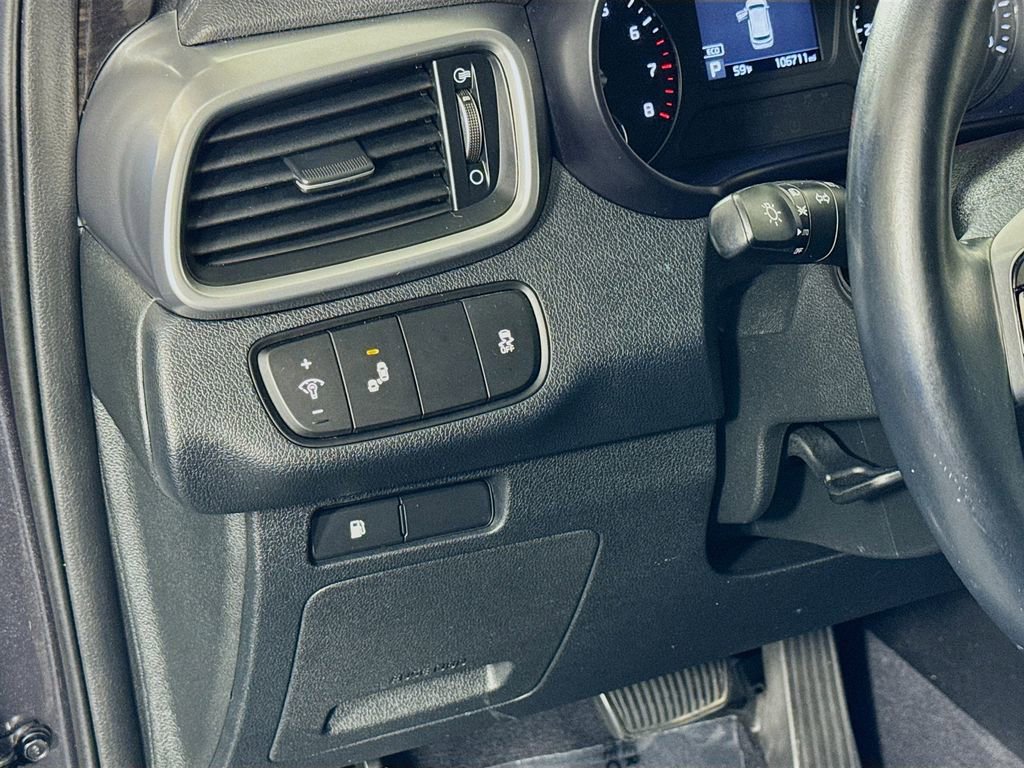 Used 2019 Kia Sorento LX w/ LX Convenience Package image 10