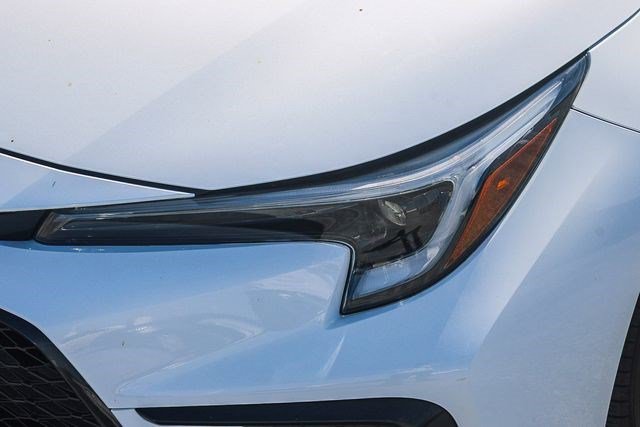 Used 2025 Toyota Corolla SE w/ Convenience Package FWD image 5