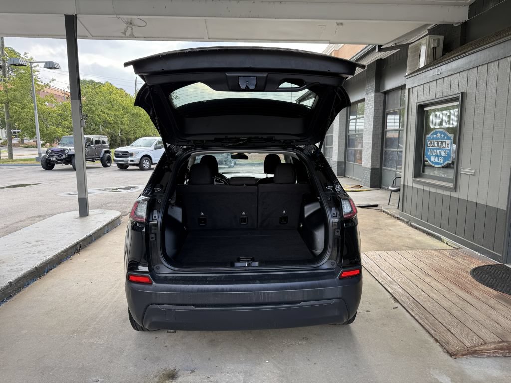 Used 2019 Jeep Cherokee Latitude w/ Popular Appearance Group FWD image 22