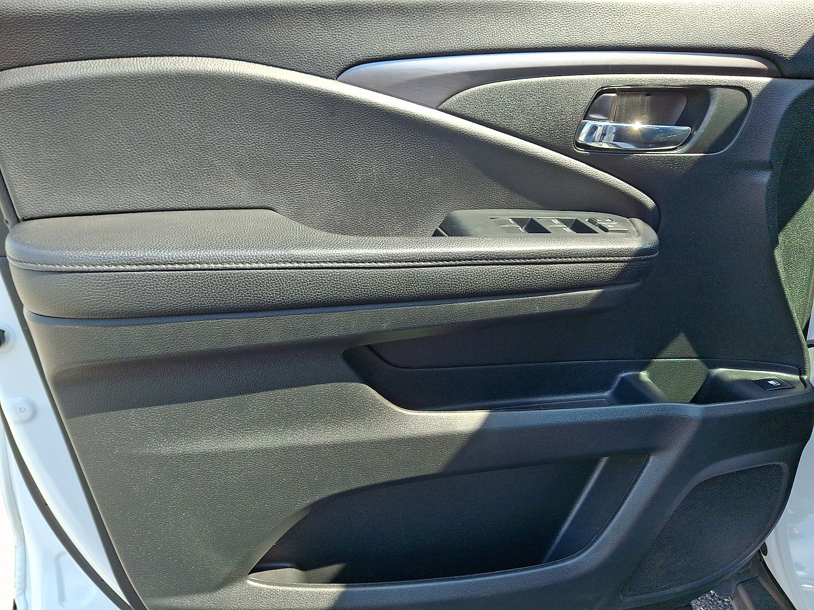 Used 2022 Honda Pilot Sport image 13