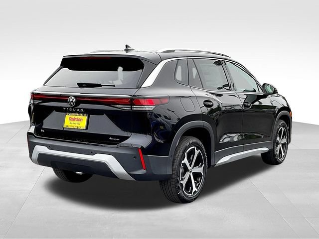 New 2025 Volkswagen Tiguan SE AWD/4WD image 17