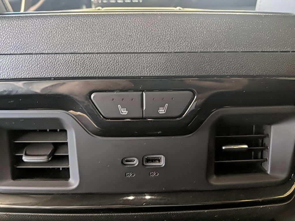 Used 2024 GMC Sierra 2500 AT4 w/ AT4 Premium Plus Package image 18