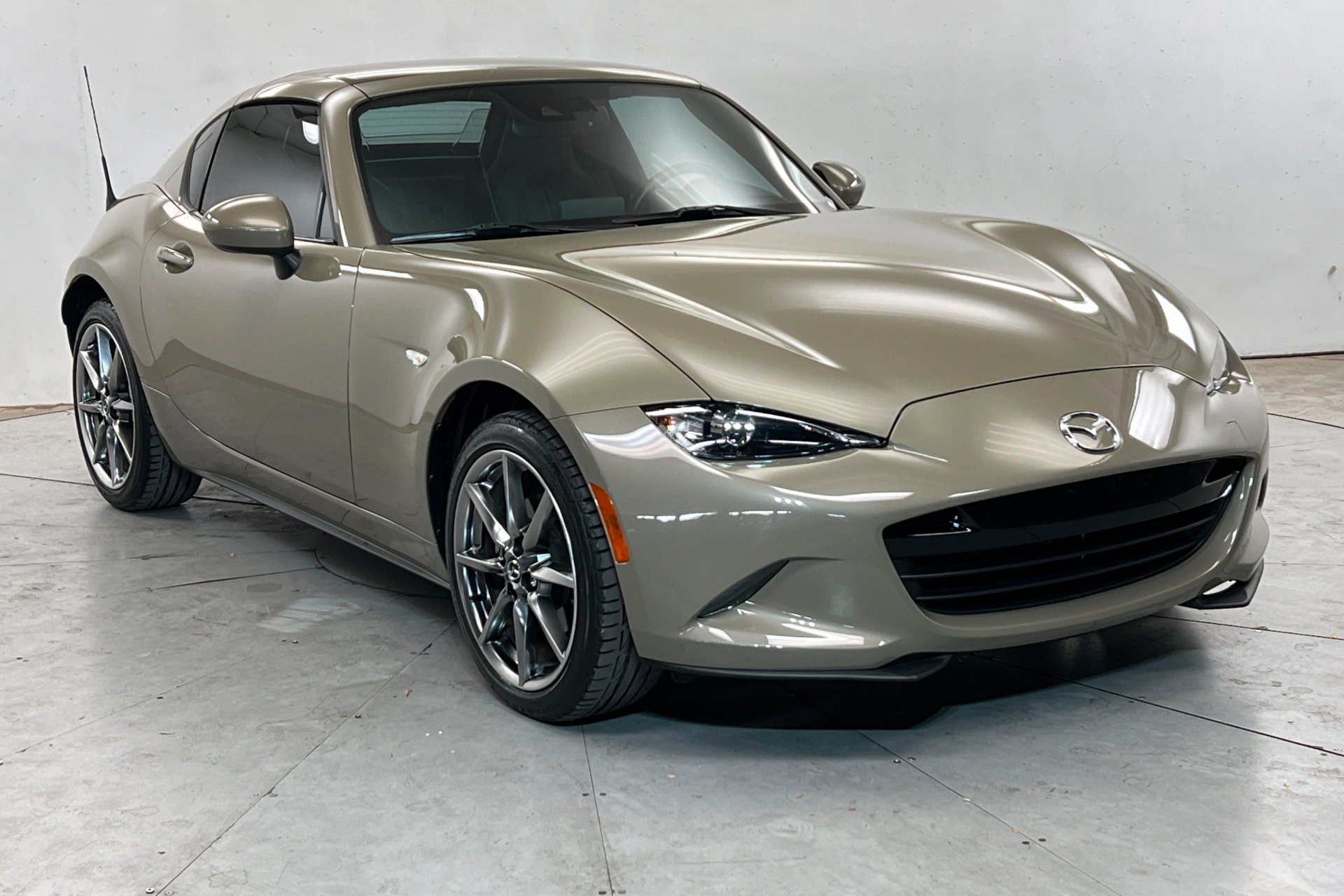 Used 2023 MAZDA MX-5 Miata Grand Touring RWD image 8