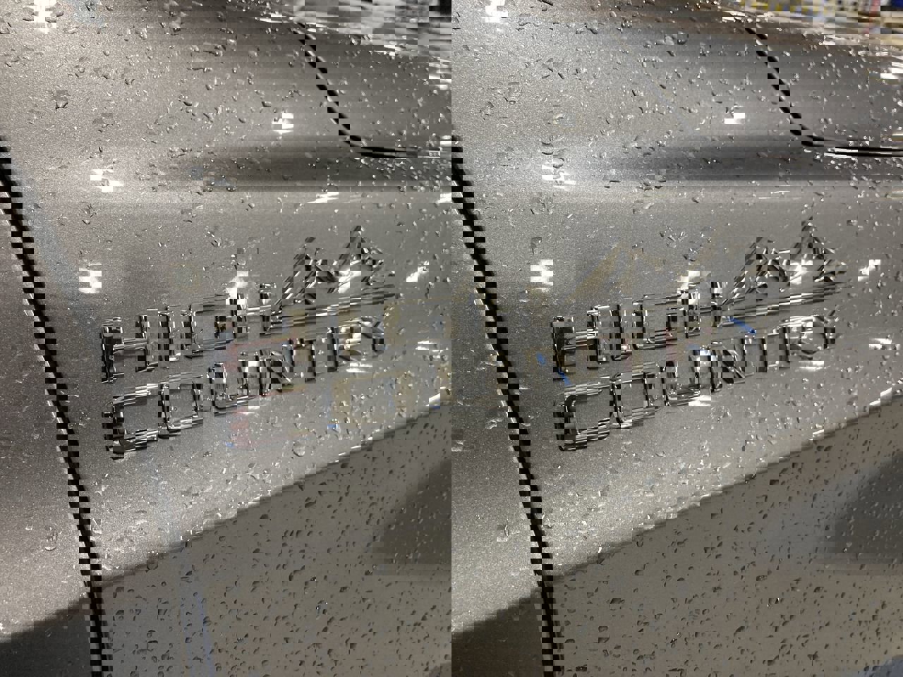 Used 2021 Chevrolet Suburban High Country AWD/4WD image 8