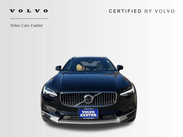Certified 2025 Volvo V90 B6 Cross Country Ultra AWD/4WD image 2