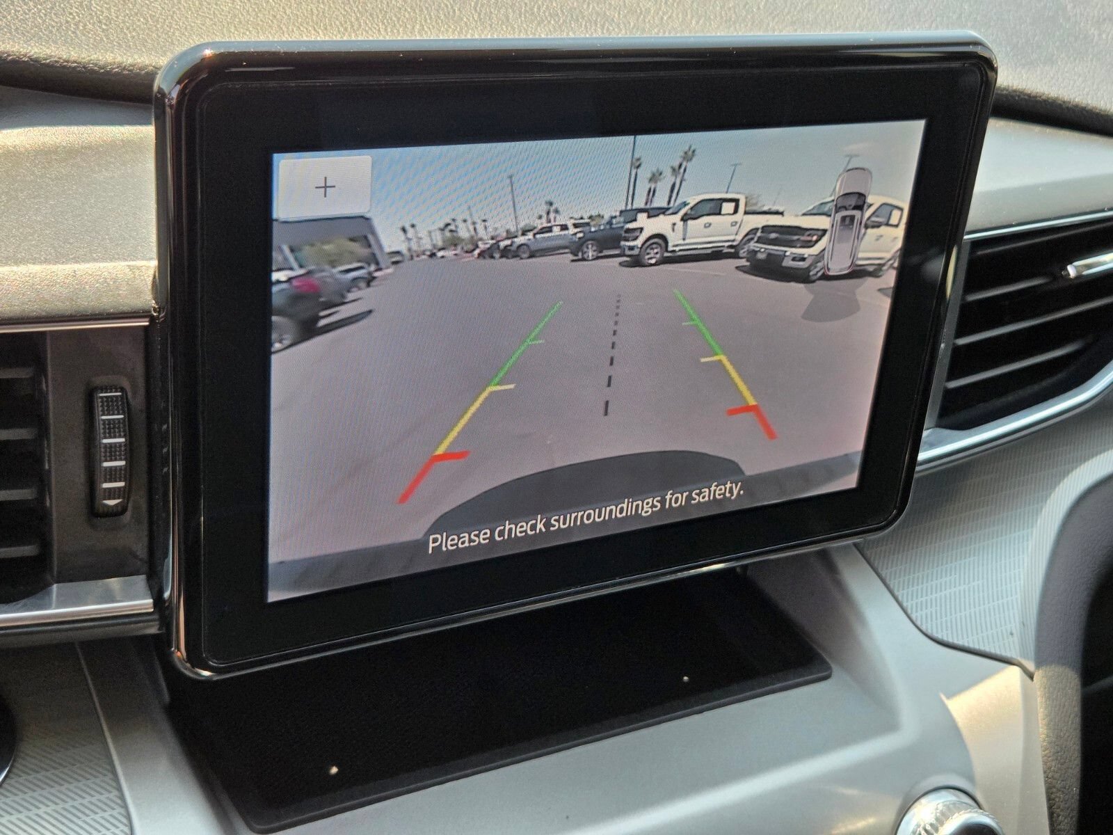 Certified 2022 Ford Explorer XLT w/ Equipment Group 202A RWD image 22