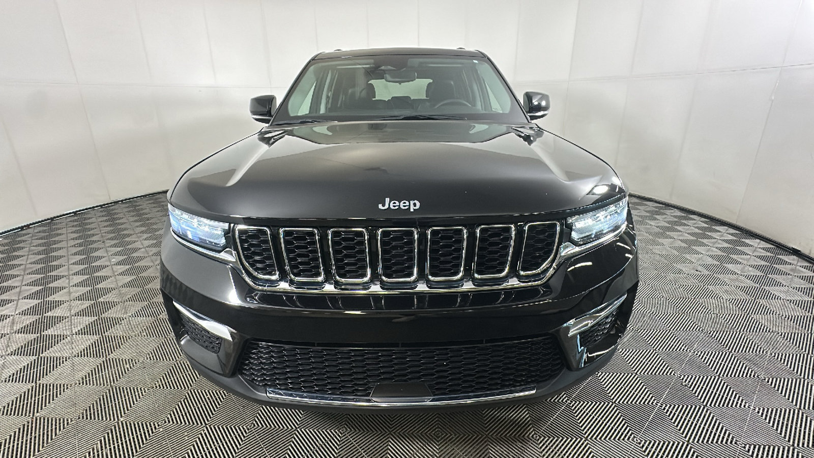 Used 2023 Jeep Grand Cherokee 4WD 4xe image 9