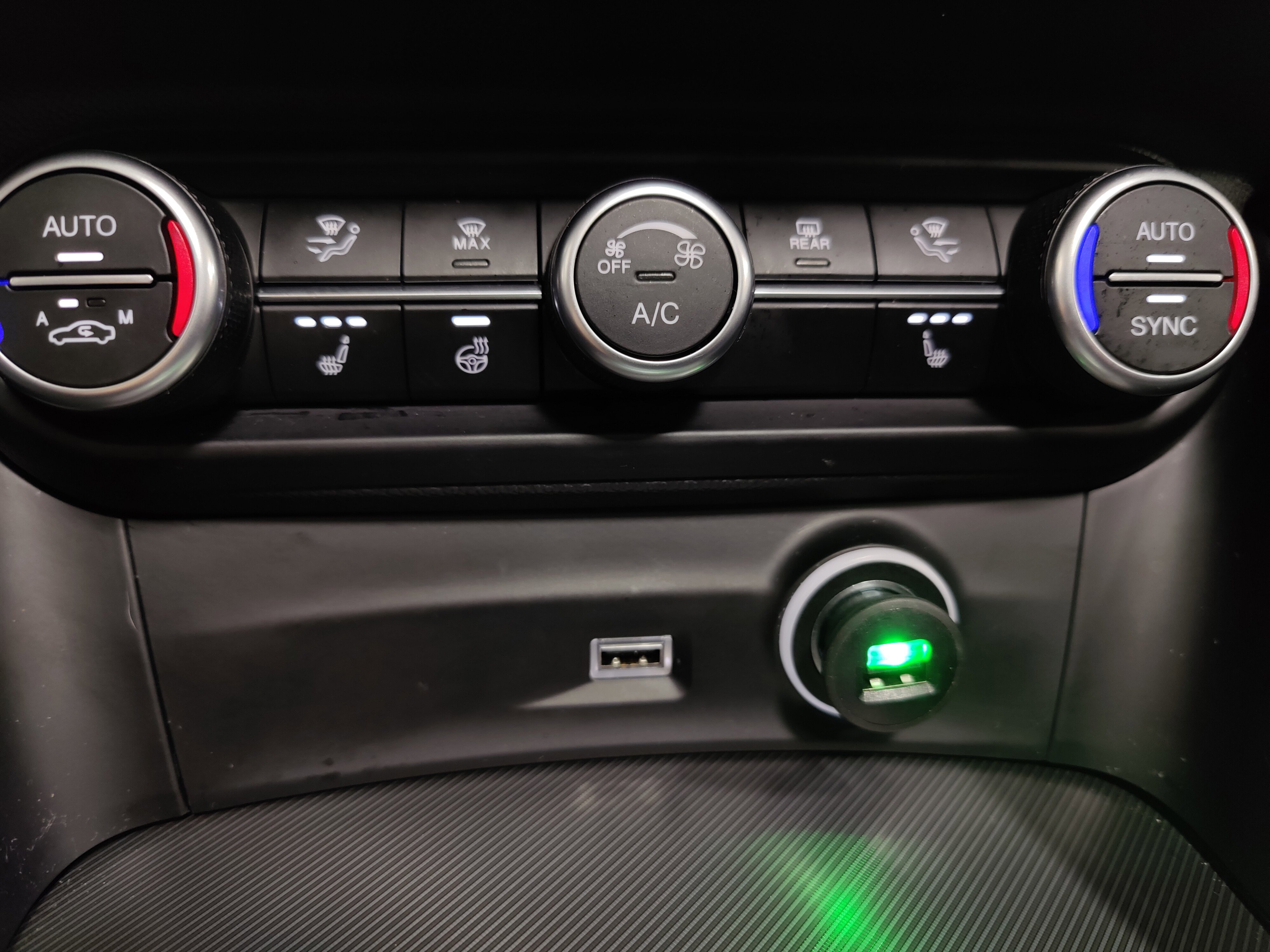 Certified 2024 Alfa Romeo Stelvio Veloce image 23