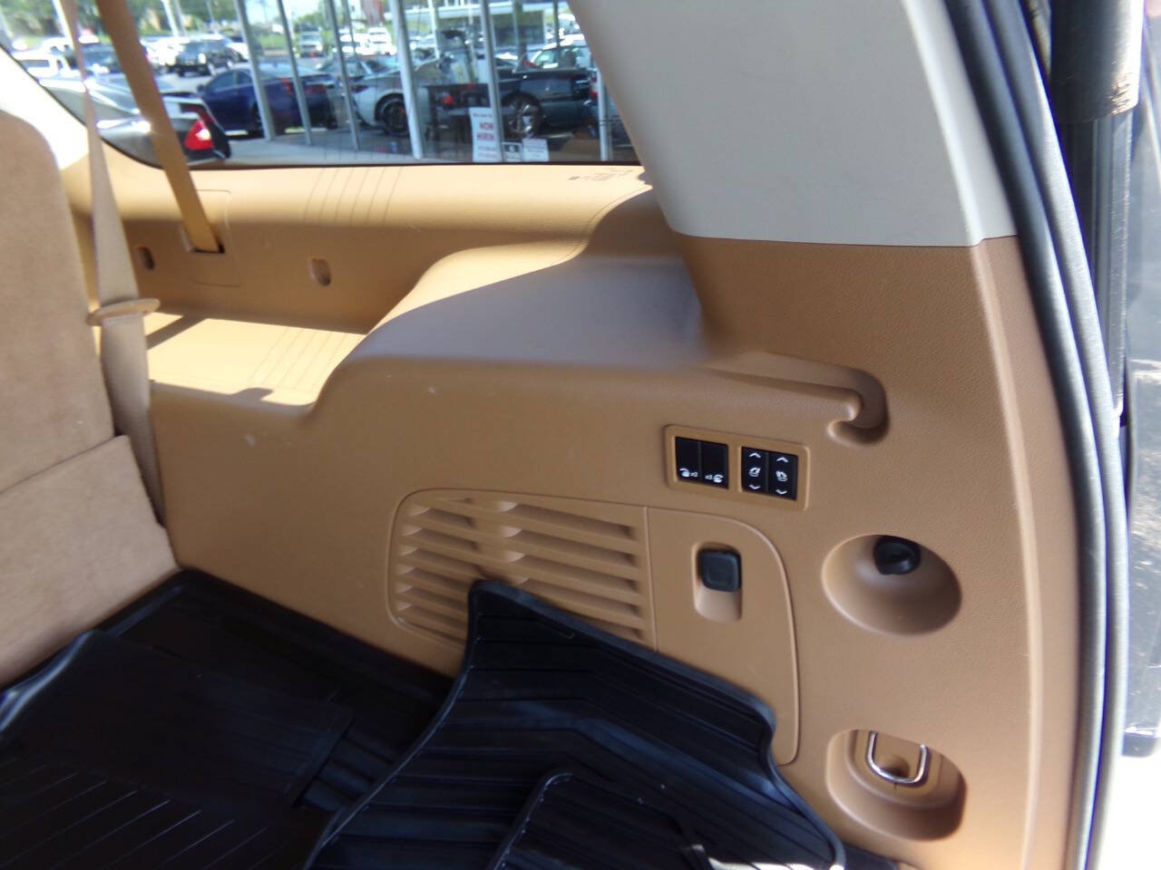 Used 2016 Cadillac Escalade ESV Platinum AWD/4WD image 23