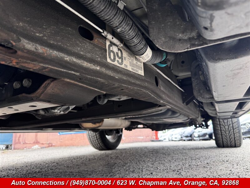 Used 2014 GMC Yukon XL Denali AWD/4WD image 39