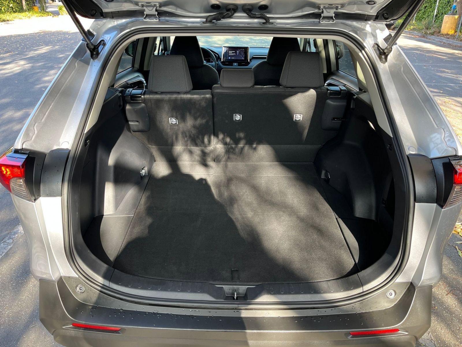 Used 2025 Toyota RAV4 LE image 30