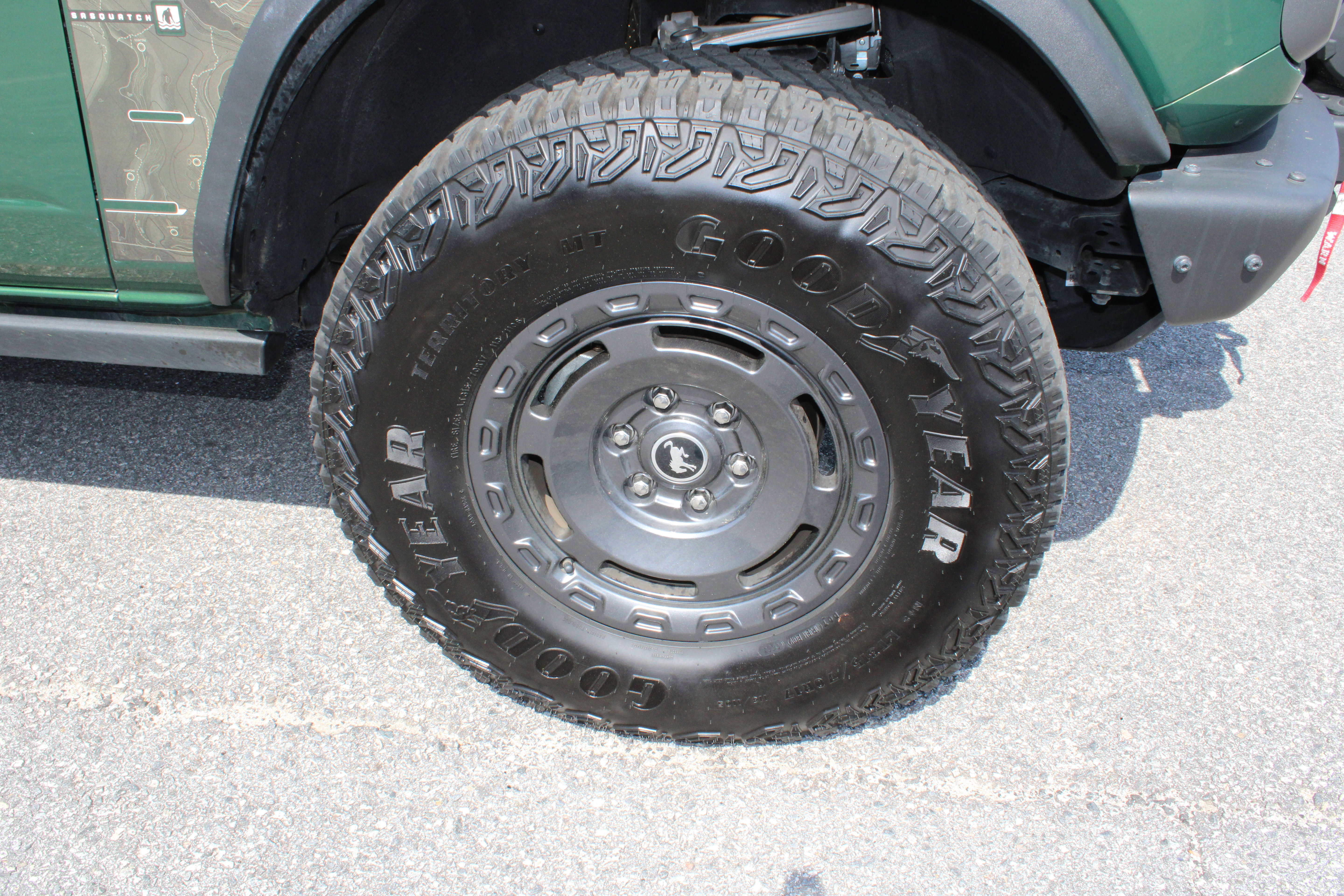 Used 2023 Ford Bronco Everglades image 9