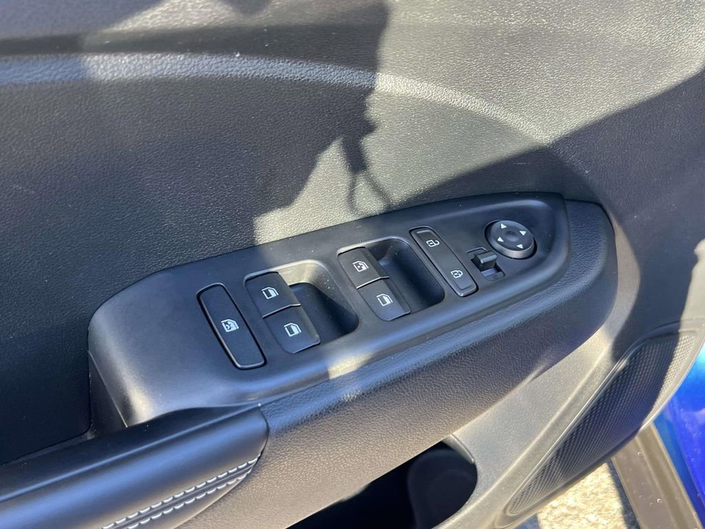 Certified 2024 Hyundai Venue Limited image 21